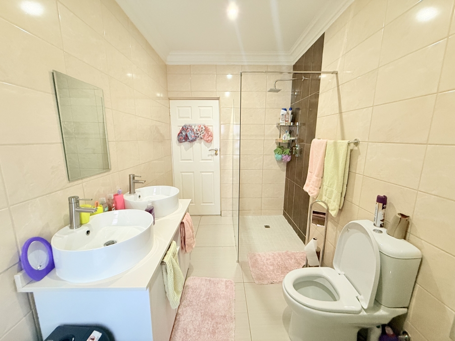 4 Bedroom Property for Sale in Wild Olive Estate Free State